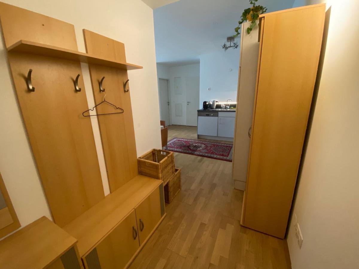 Apartment 9 Stops Away From City-Centre Виена Екстериор снимка