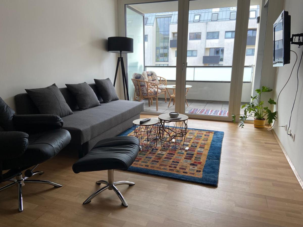 Apartment 9 Stops Away From City-Centre Виена Екстериор снимка
