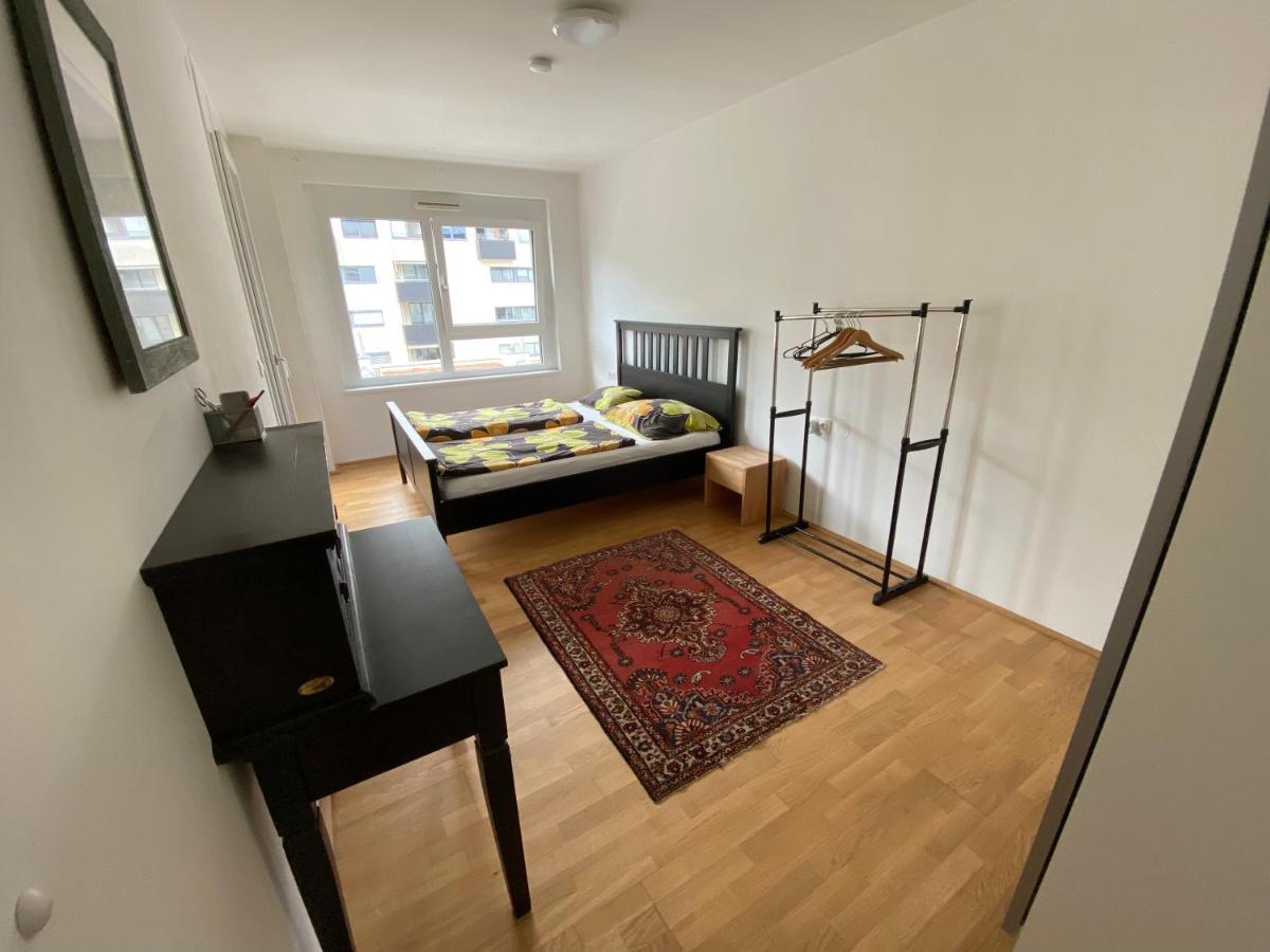 Apartment 9 Stops Away From City-Centre Виена Екстериор снимка